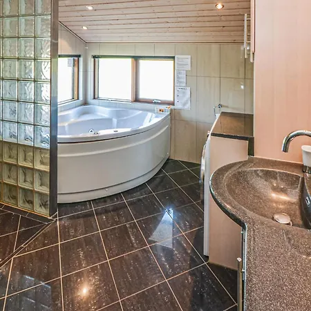 Amazing In Sydals With Wifi * Skovby (Syddanmark)