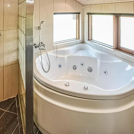 Amazing In Sydals With Wifi Vakantiehuis Skovby (Syddanmark)